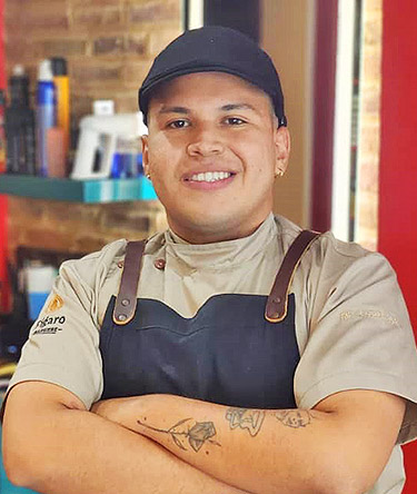 Barbero Francisco en figaro barbiere